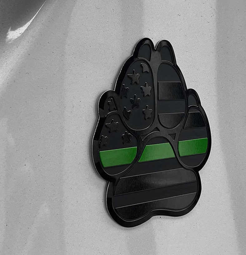 Black green claw American flag badge on the rear trunk of the car side fender for Chevrolet .