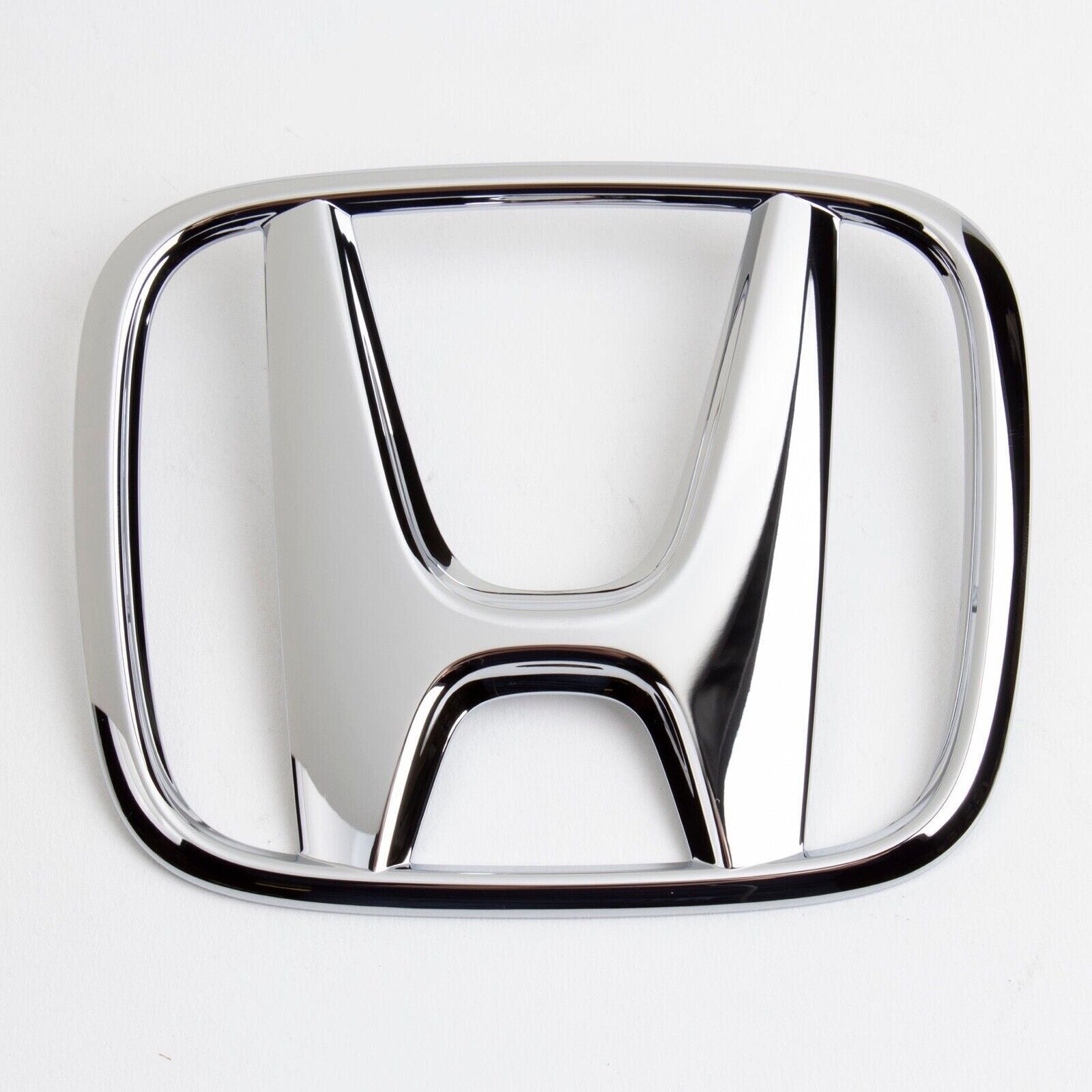 75700-S9A-G00 Grille with Chrome for Honda H Badge for Accord - new