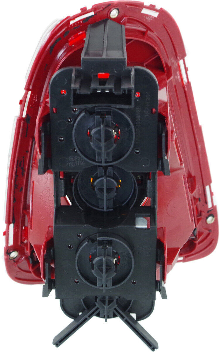 Suitable for 2007, 2008, 2009, and 2010 Cooper hatchbacks with yellow turn indicator on the left taillight.