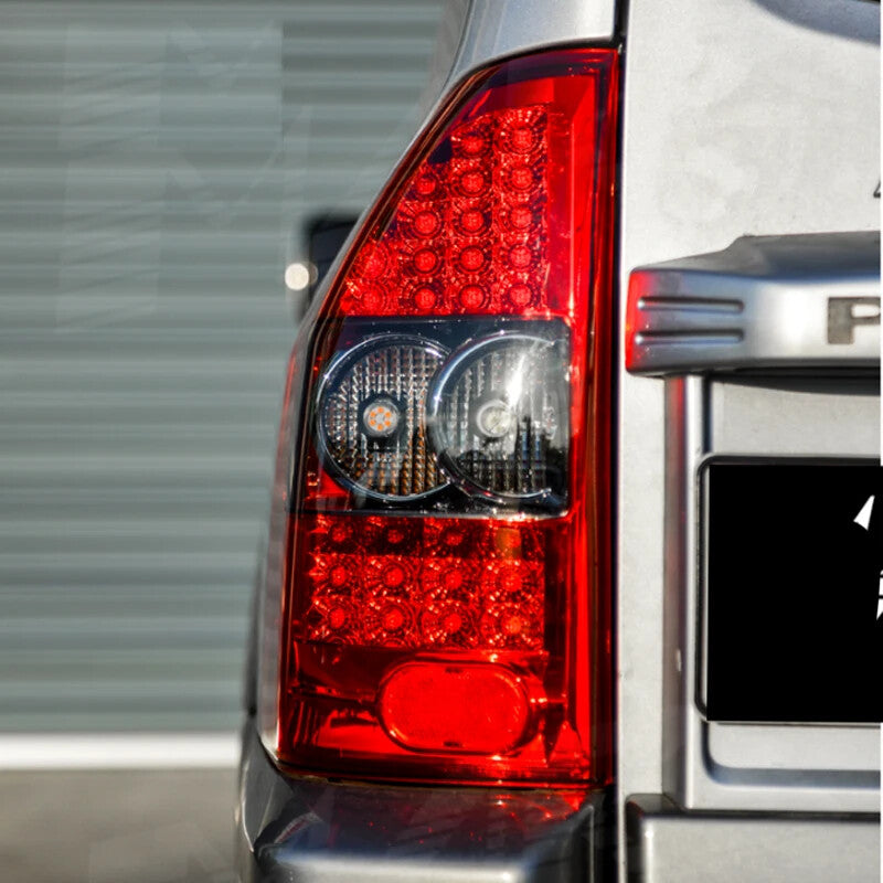 pair of red LED taillights for Mitsubishi Pajero Montero V73/V77 (1999-2006).