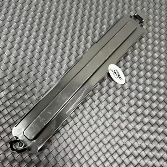 7P1820955 Cabin Air Filter Cover for Volkswagen Touareg 2011-2017