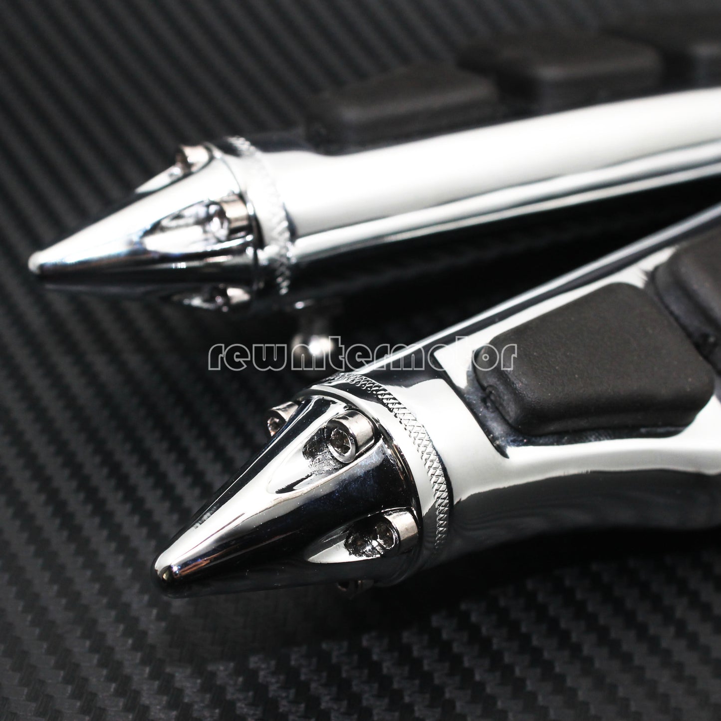 Spike Motorcycle Foot Pegs Foot Rest Pedal Male Mount Fit for Harley Dyna Chrome