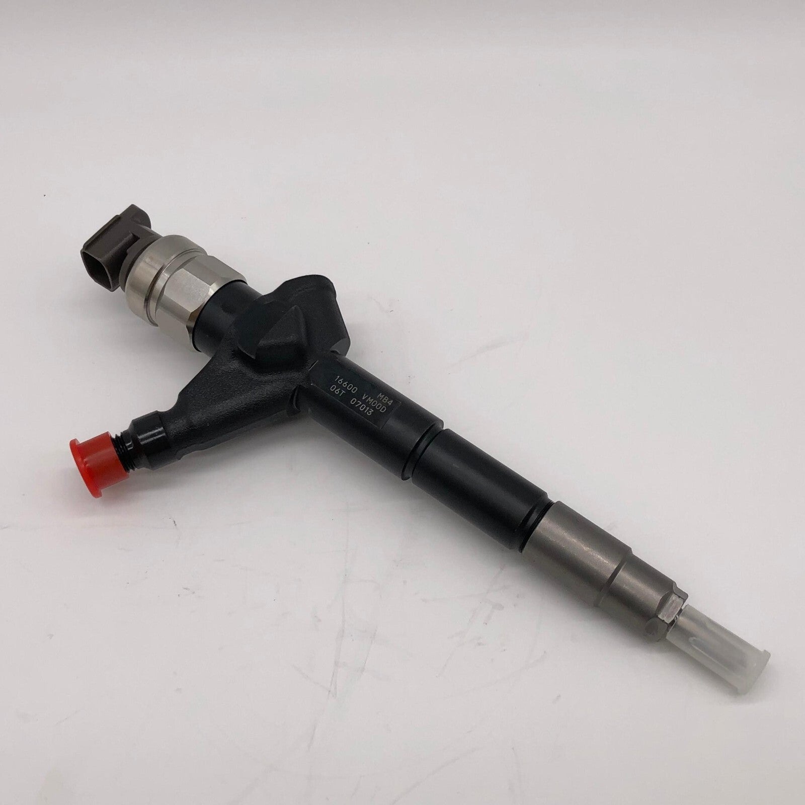 1x 16600-VM00A 095000-6240 DIESEL INJECTOR SET for NISSAN YD25 16600-VM00D