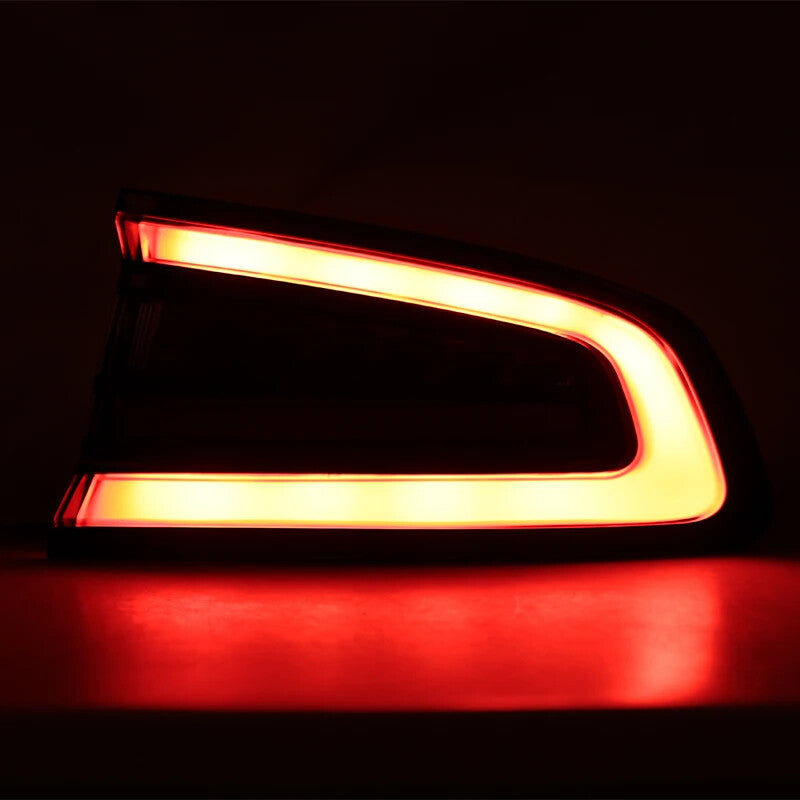 Left taillight for Dodge Charger 2015/2016 - Stop brake light and turn signal light.