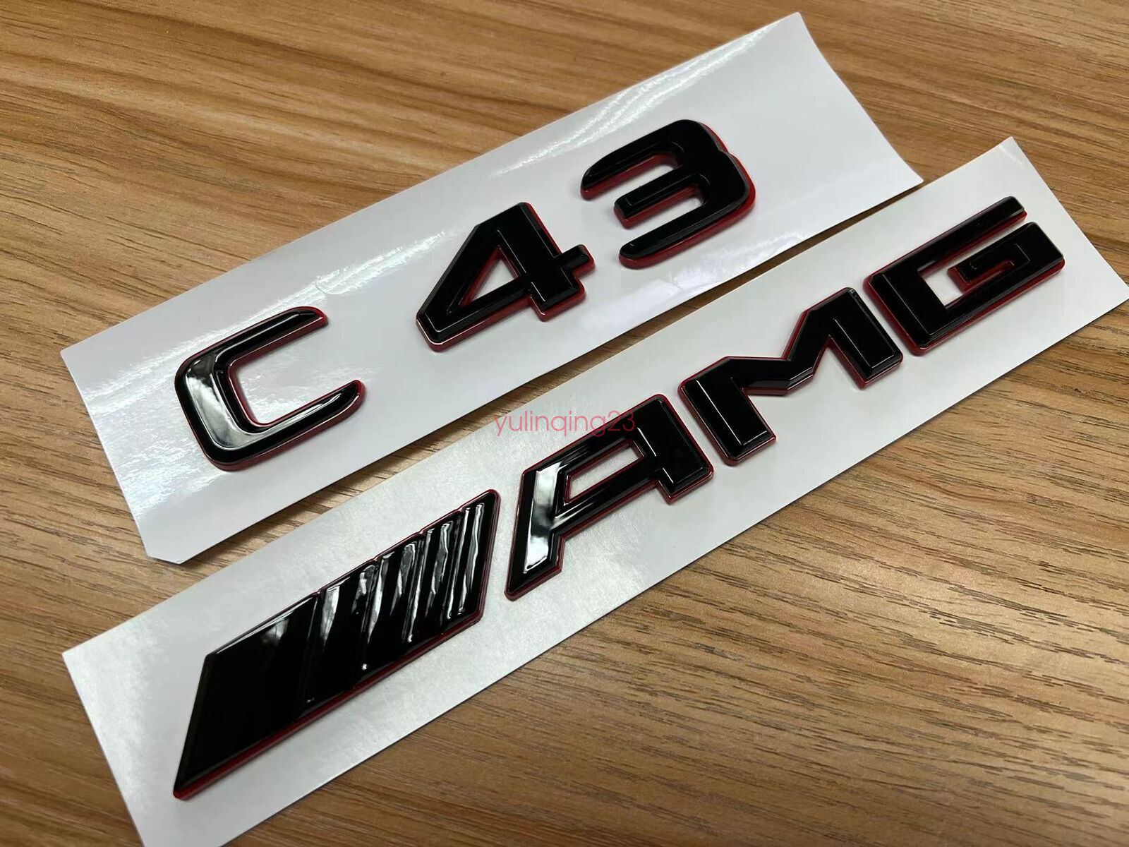 Black and red numeral and letter trunk badge applicable to C43 AMG