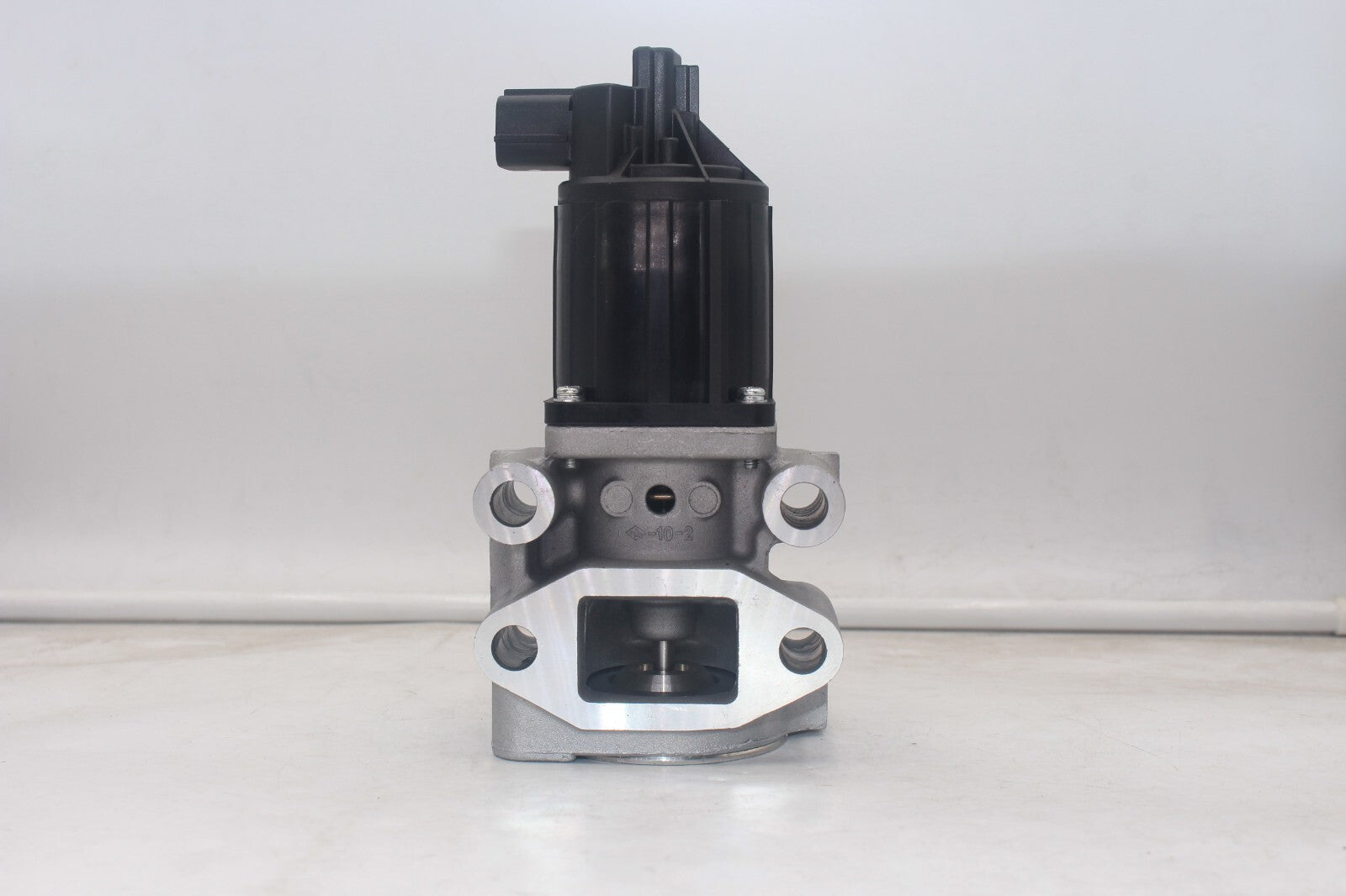 Recirculation EGR Valve 1582A037 for Mitsubishi L200 Pajero Triton Shogun 831018