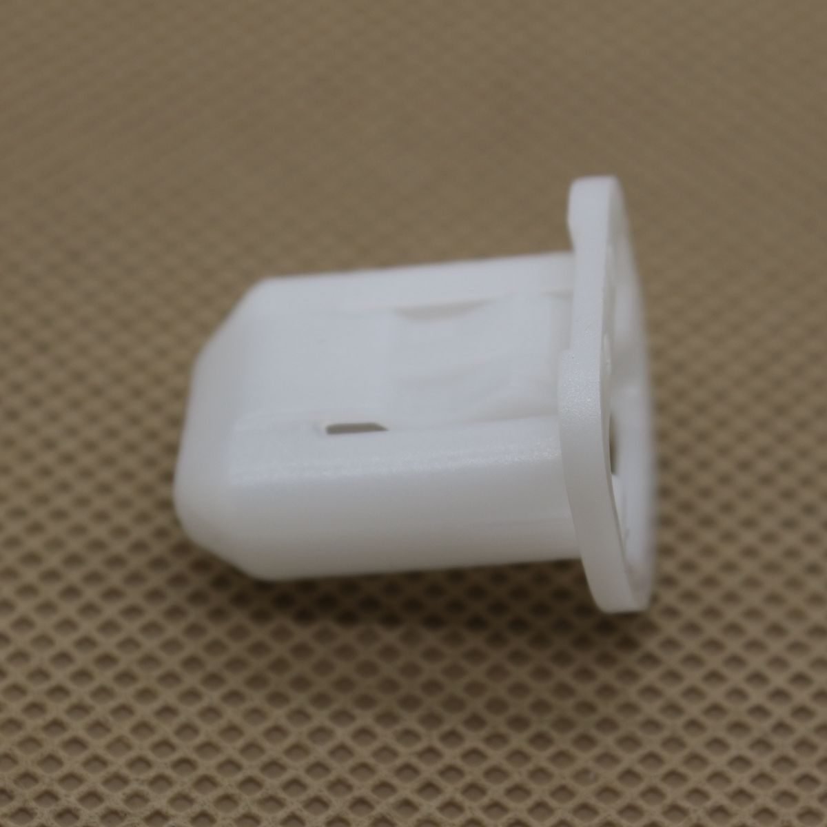 NEW 20Pcs Instrument Panel Glove Compartment Clip for Toyota 90467-14023