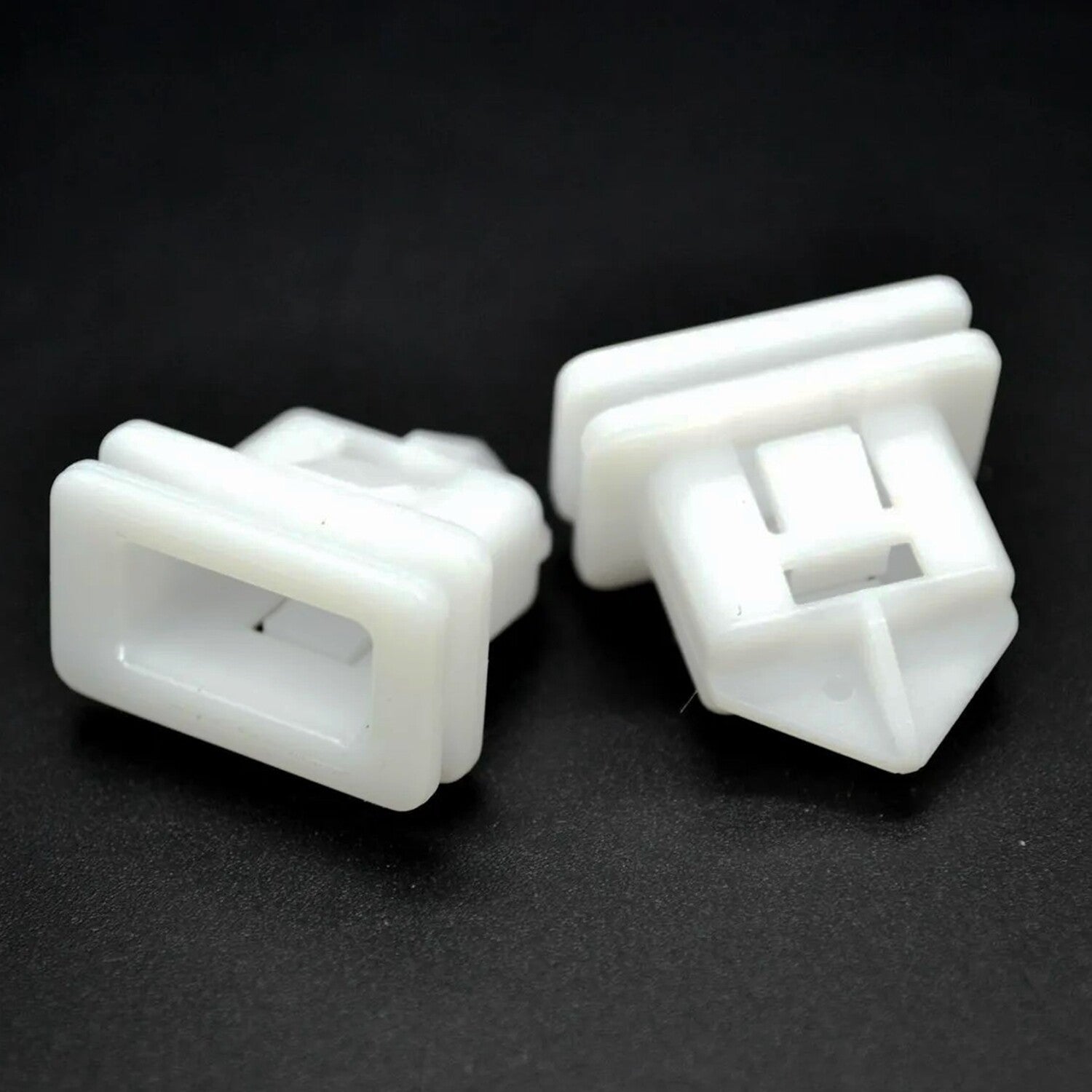 20 Pcs White Nylon Rocker Molding Clip for VOLVO C30 S40 V50 V70 XC60 XC70