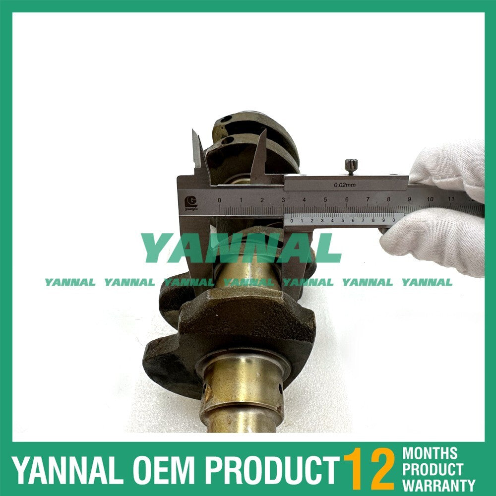 D722 crankshaft 16861-23012 1686123012 is a part for Kubota D722 engine.