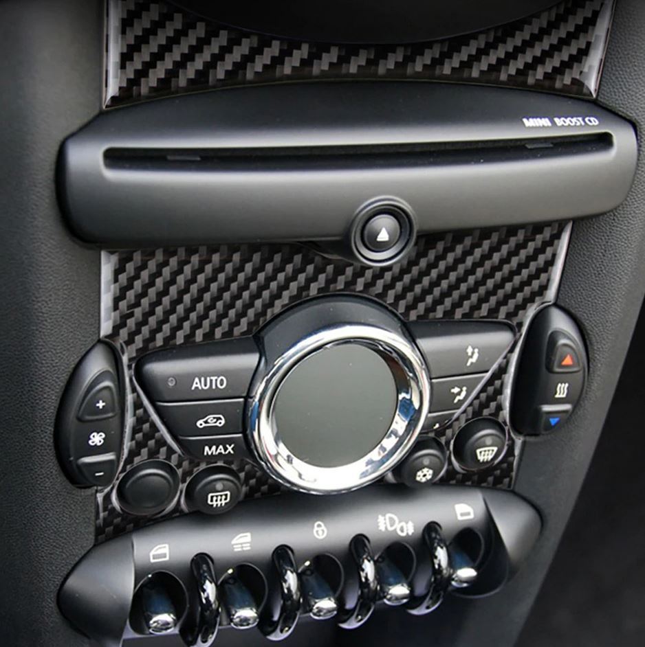 Suitable for Volvo T6 car keychains, key rings, suede leather horseshoe buckles