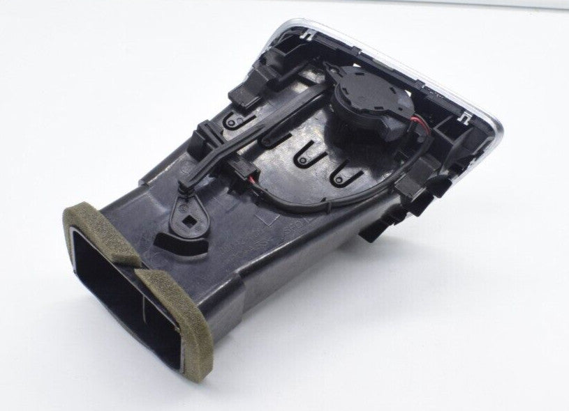 for Audi Q3 front interior dashboard right-side fresh air grille ventilation unit 8U2820902