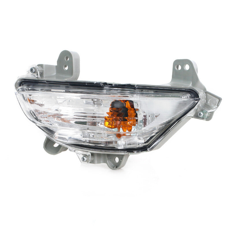 The right front bumper turn signal light applies to 2014-2016 for Mazda 3 axle models.