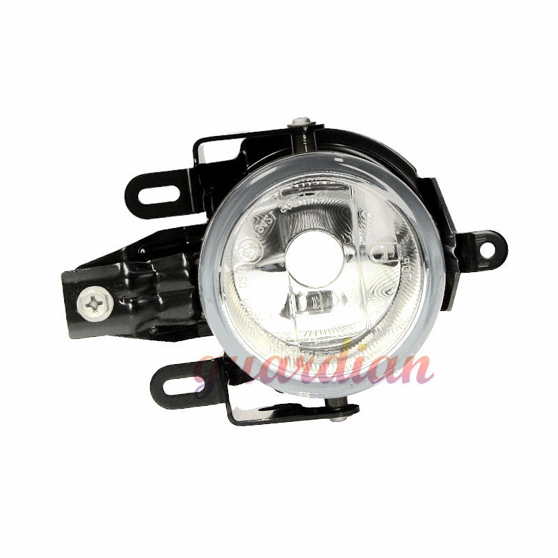 MN133759 A pair of fog lights with clear driving lights suitable for Pajero Montero 03-06 MN136353