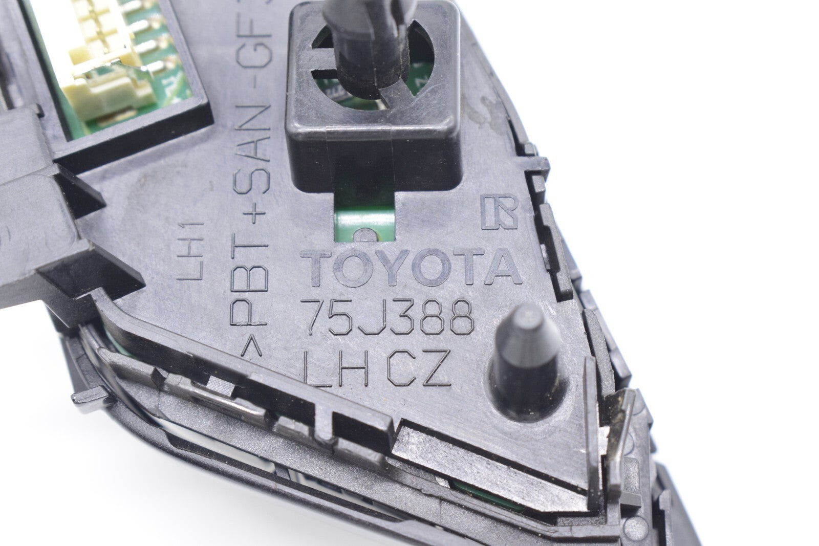 Y1736 for Toyota Steering Wheel Adjustment Switch 75J388