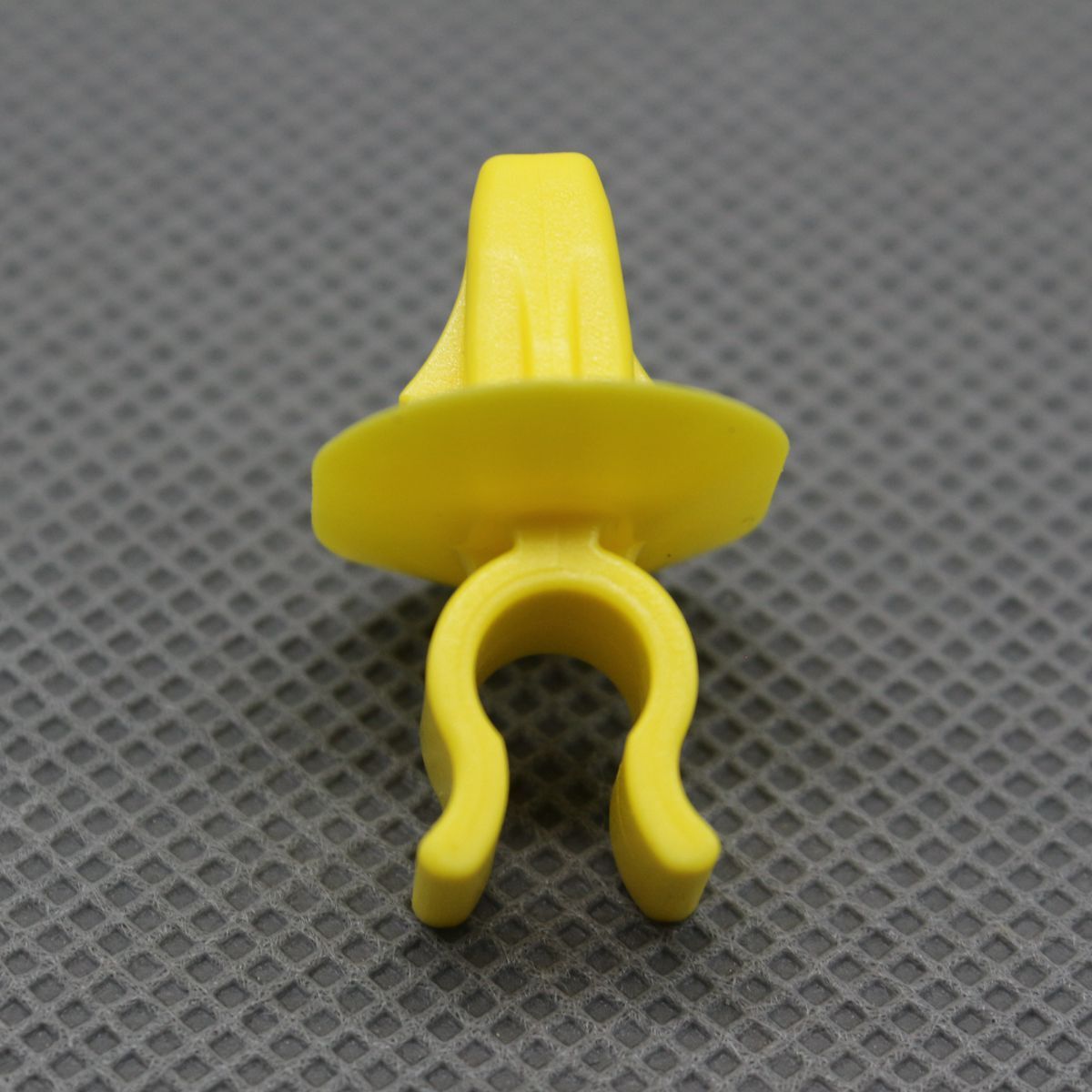 Range hood support rod clip 6506223AA is suitable for Dodge for Chrysler for Jeep for Wrangler , Patriot, etc.
