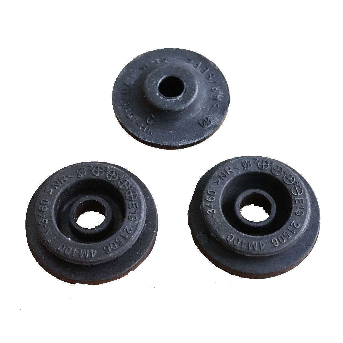 3-piece upper radiator mounting bushings suitable for Nissan for Infiniti 21506-4M400, 21507-4M400