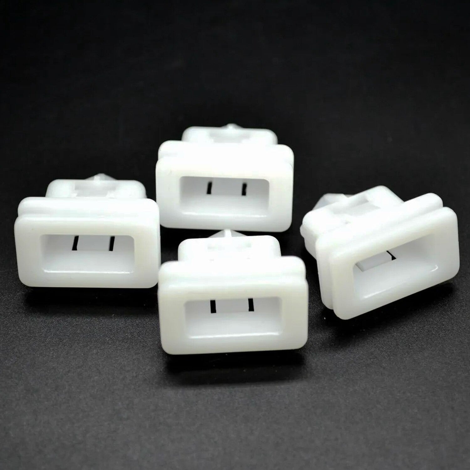 20 Pcs White Nylon Rocker Molding Clip for VOLVO C30 S40 V50 V70 XC60 XC70