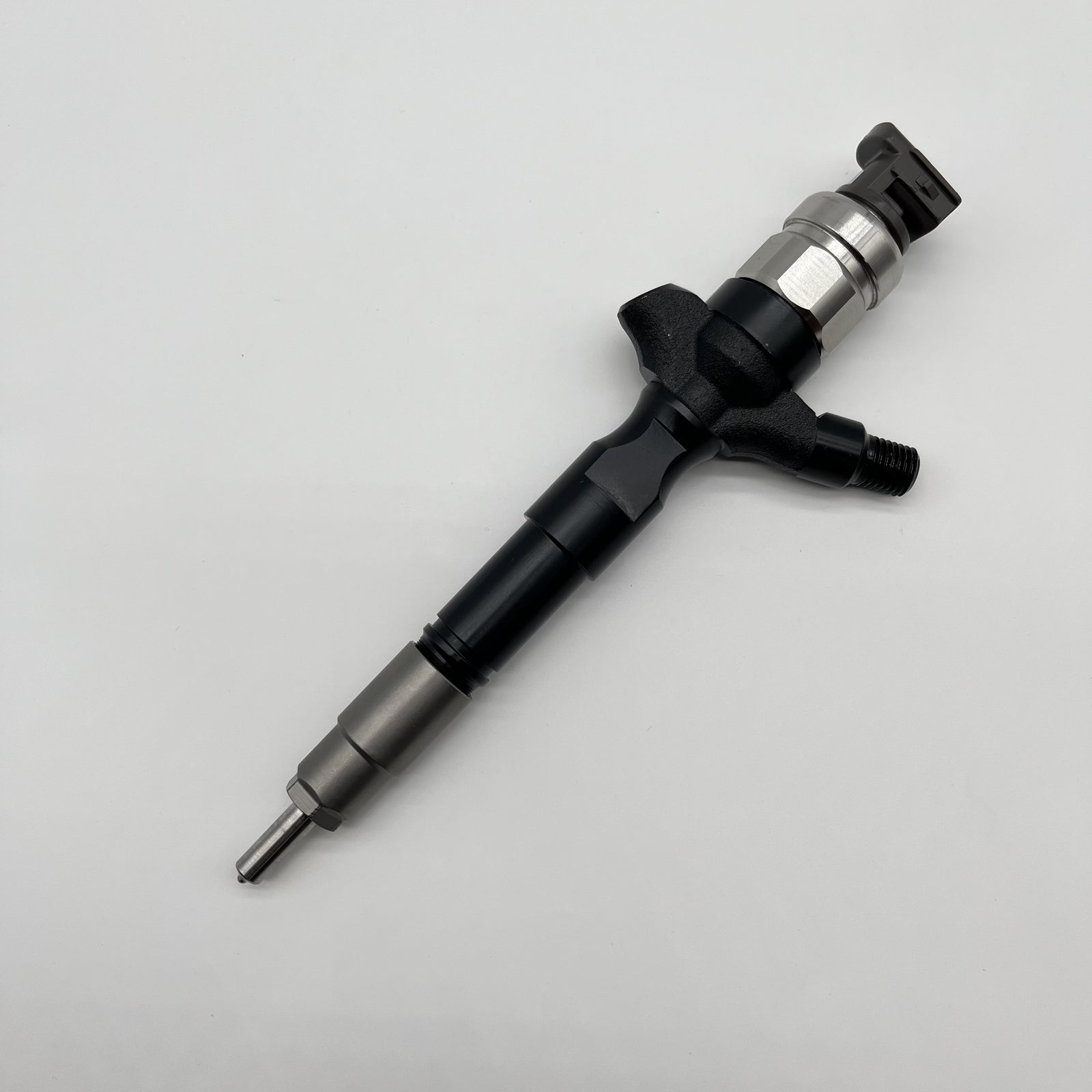 4X 095000-5881 23670-30050 Diesel Injector 23670-39095 23670-39096 for TOYOTA
