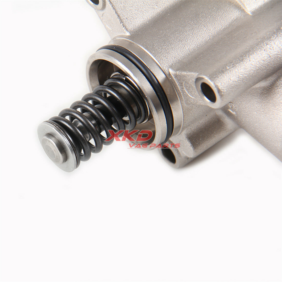 3.6L high-pressure mechanical fuel pump suitable for Volkswagen for Passat and for Audi Q3 03H127025E